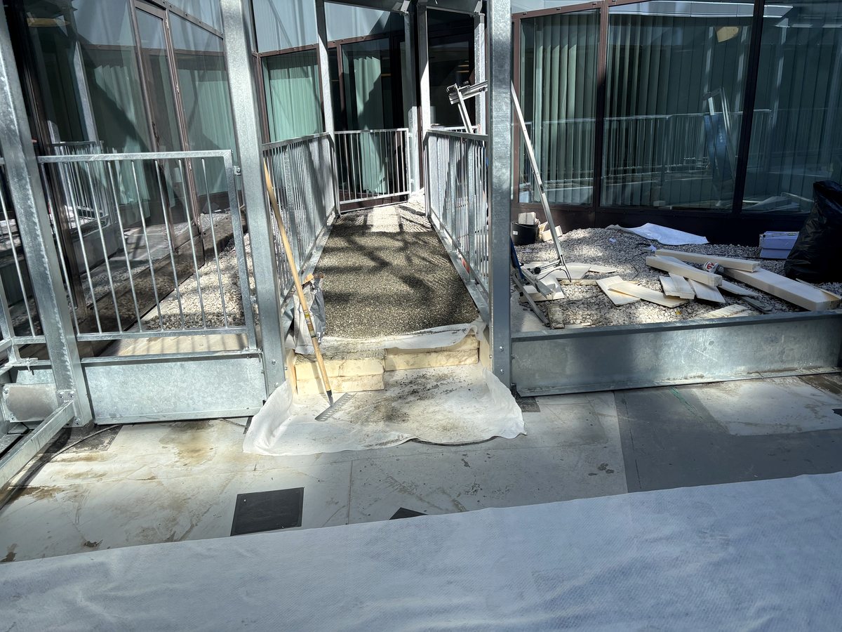 Vorbereitung der Terrassenflaeche im Innenhof